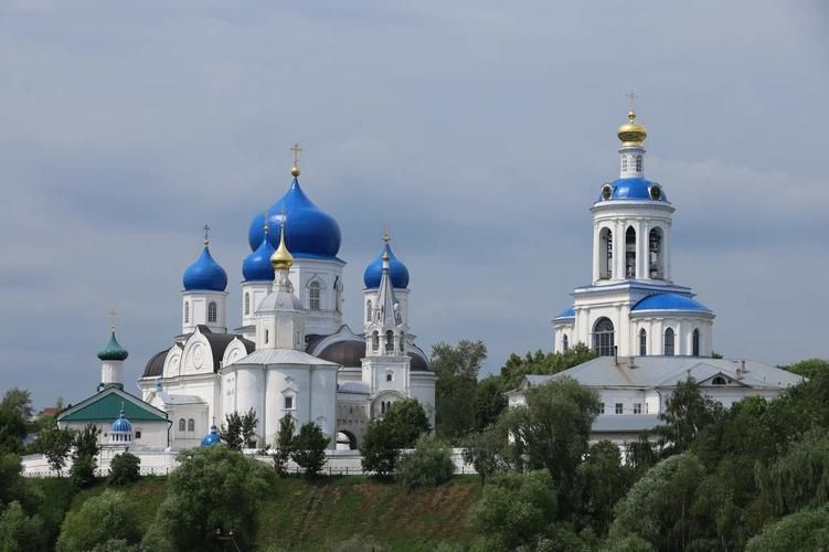 Автобусная экскурсия по Боголюбово и Суздалю