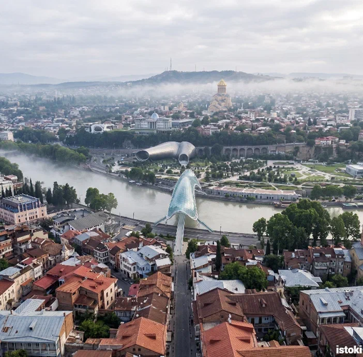 Формула Грузии: горы + море + вино