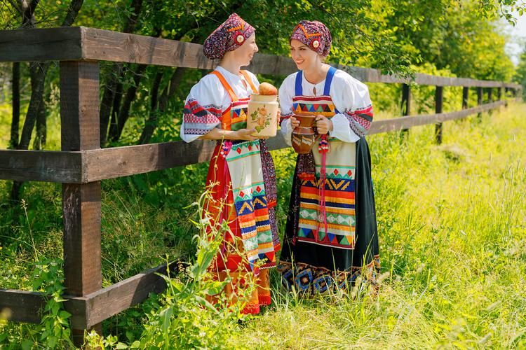 В поисках золотых огней и холостых парней